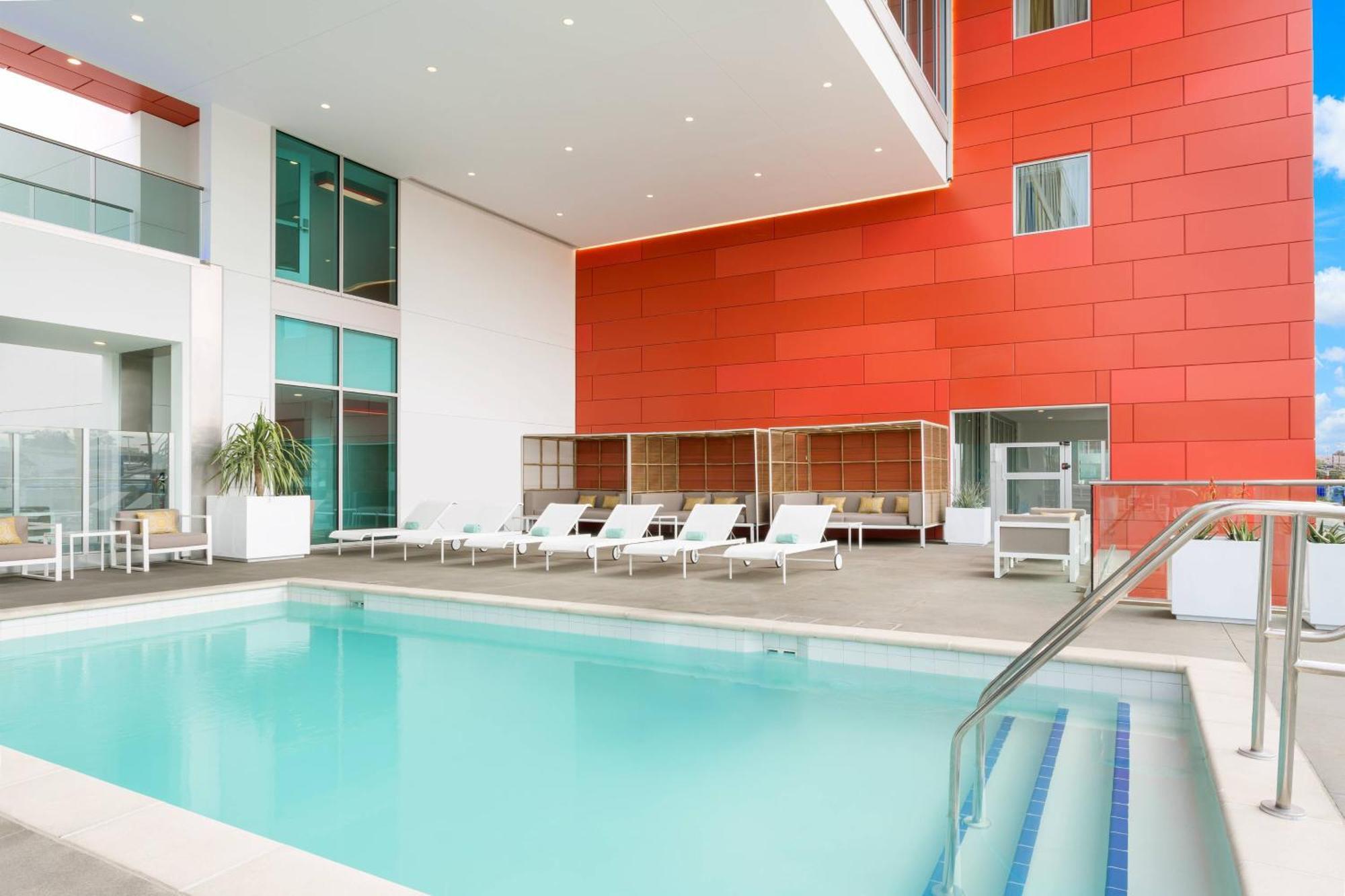 Courtyard By Marriott Santa Monica Hotel Buitenkant foto