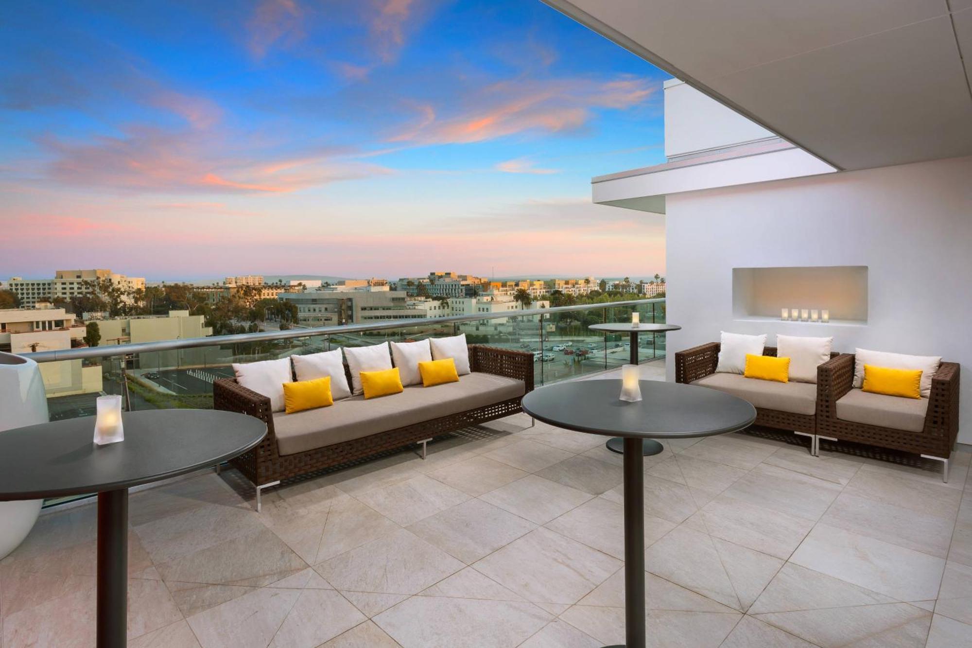 Courtyard By Marriott Santa Monica Hotel Buitenkant foto
