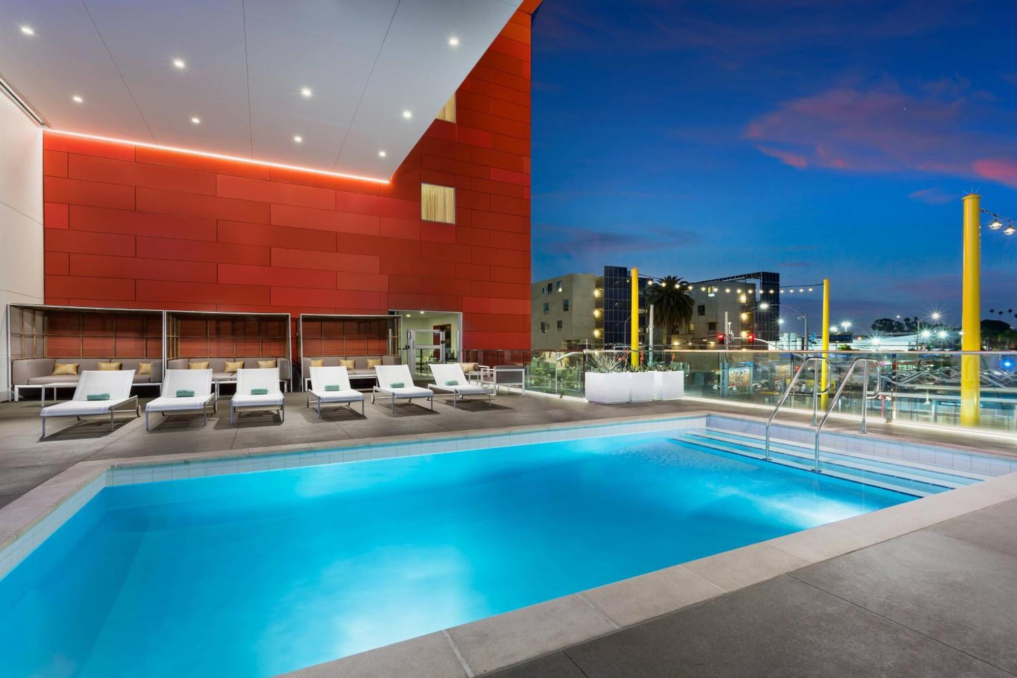 Courtyard By Marriott Santa Monica Hotel Buitenkant foto