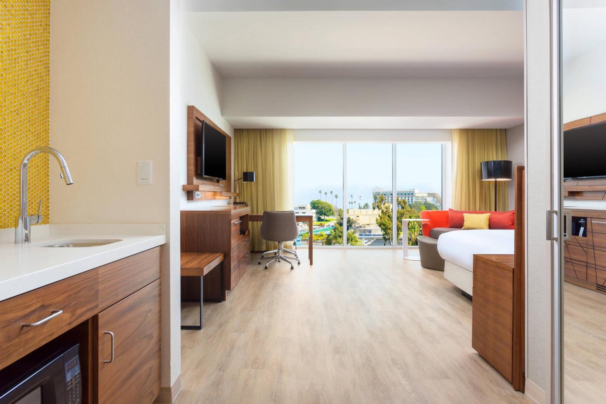 Courtyard By Marriott Santa Monica Hotel Buitenkant foto