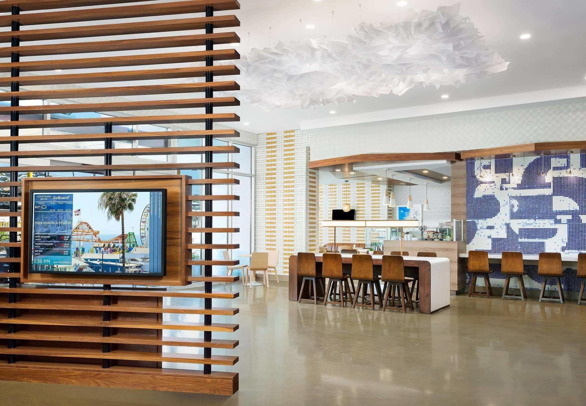 Courtyard By Marriott Santa Monica Hotel Buitenkant foto