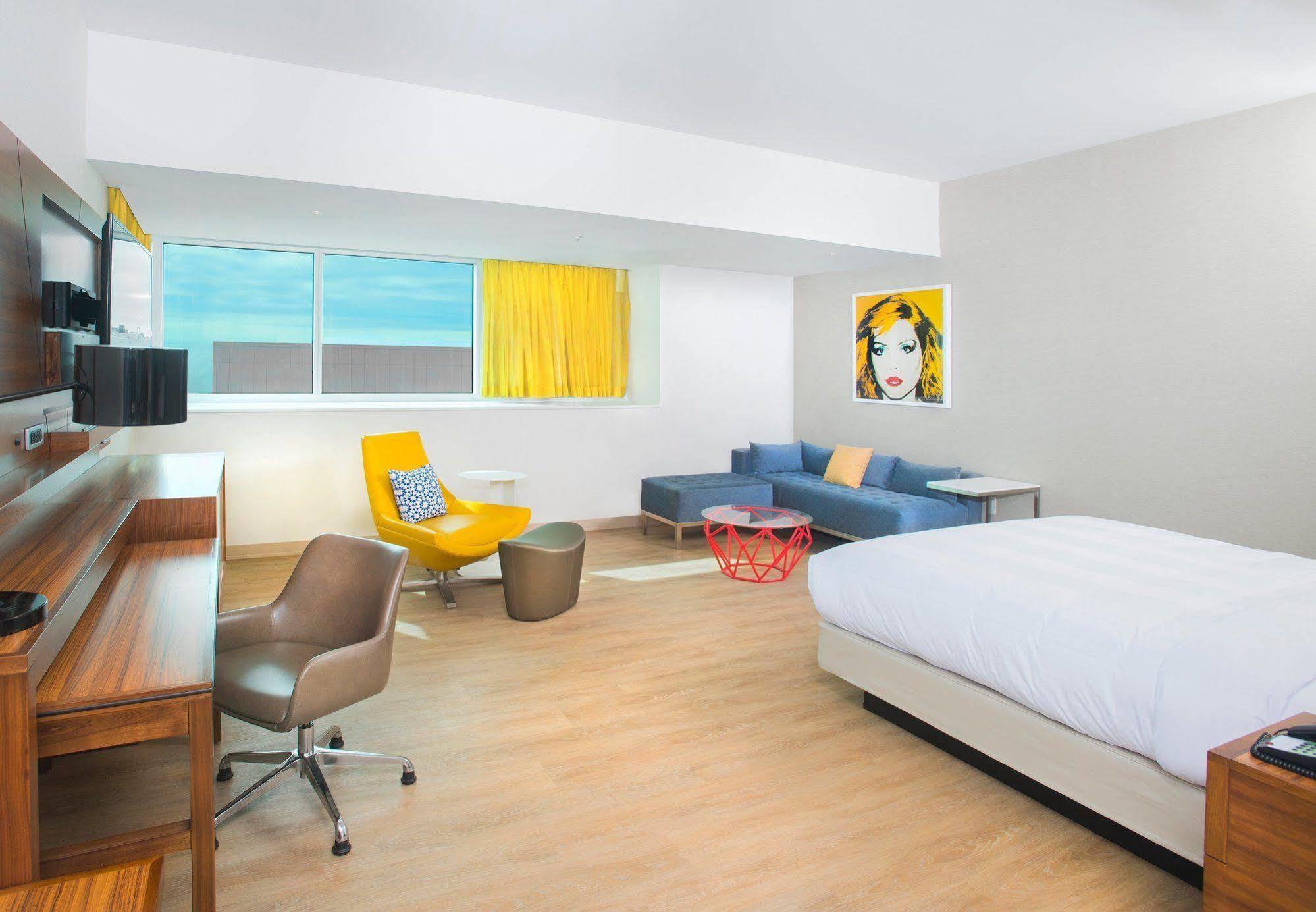Courtyard By Marriott Santa Monica Hotel Buitenkant foto